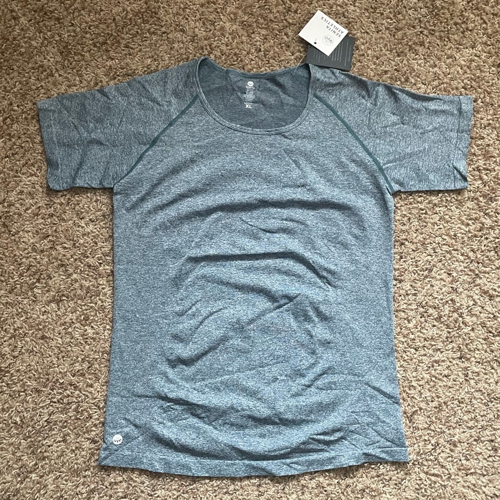 Senita Athletics Sporty Seamless Tee